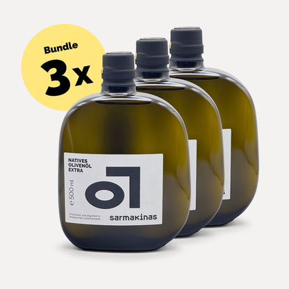 Vorderansicht des 3er Bundles 500 ml-Flasche Sarmakinas natives Olivenöl Extra Koroneiki: Premium, sortenrein aus Griechenland, kalt extrahiert, reich an Polyphenolen, nachhaltig produziert.